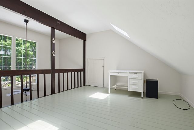 47 Old Village Rd, Sturbridge, MA 01566