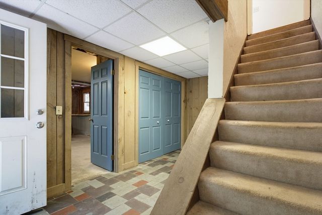 47 Old Village Rd, Sturbridge, MA 01566