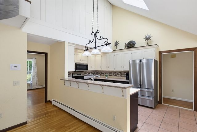 47 Old Village Rd, Sturbridge, MA 01566