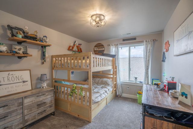 2202 NW Cedar Avenue, Redmond, OR 97756