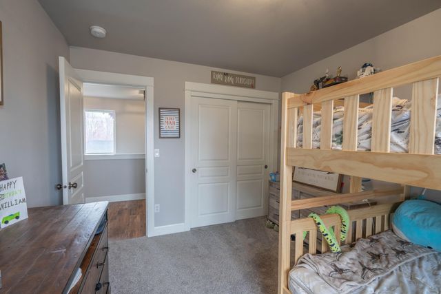 2202 NW Cedar Avenue, Redmond, OR 97756