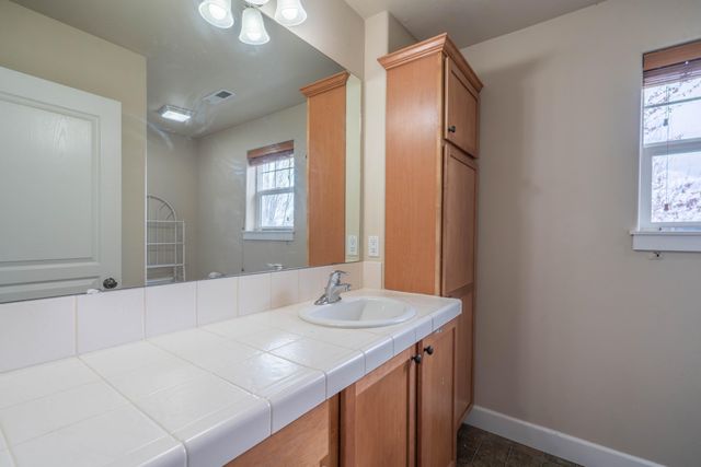 2202 NW Cedar Avenue, Redmond, OR 97756