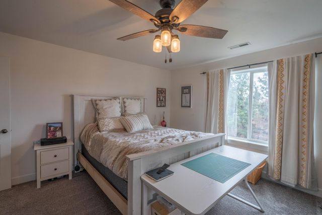 2202 NW Cedar Avenue, Redmond, OR 97756