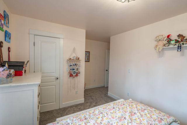 2202 NW Cedar Avenue, Redmond, OR 97756