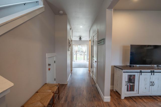 2202 NW Cedar Avenue, Redmond, OR 97756