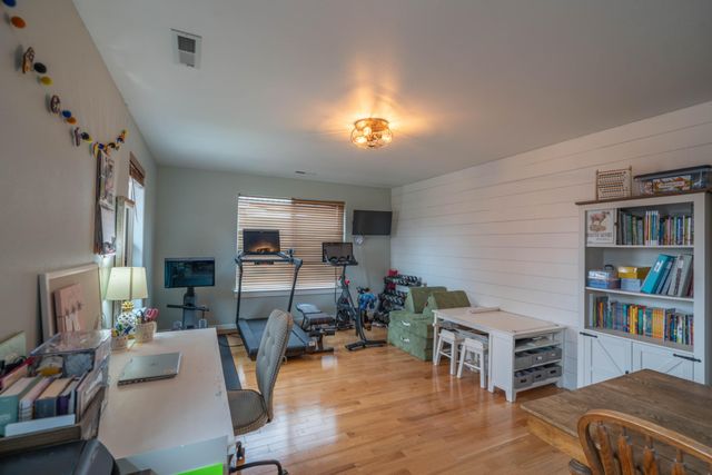 2202 NW Cedar Avenue, Redmond, OR 97756