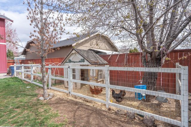 2202 NW Cedar Avenue, Redmond, OR 97756