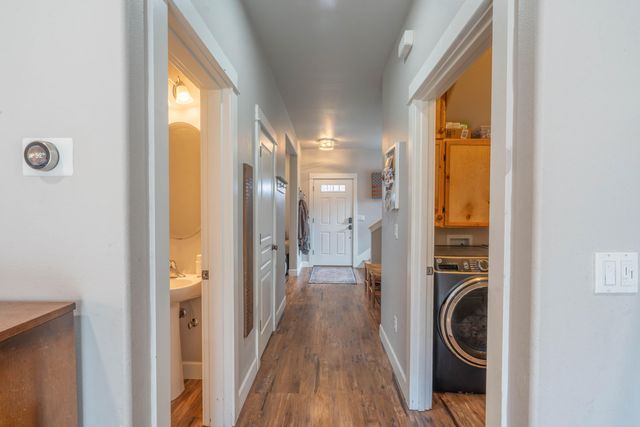 2202 NW Cedar Avenue, Redmond, OR 97756