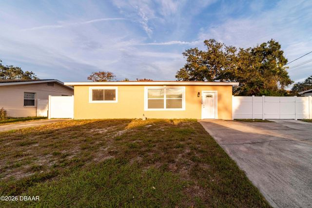 1575 Carmen Avenue, Daytona Beach, FL 32117