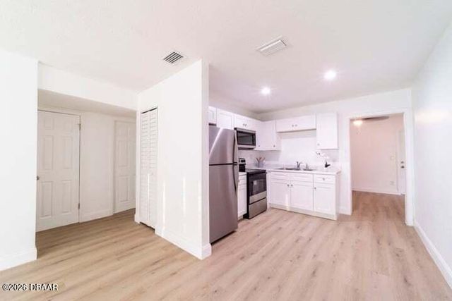 1575 Carmen Avenue, Daytona Beach, FL 32117