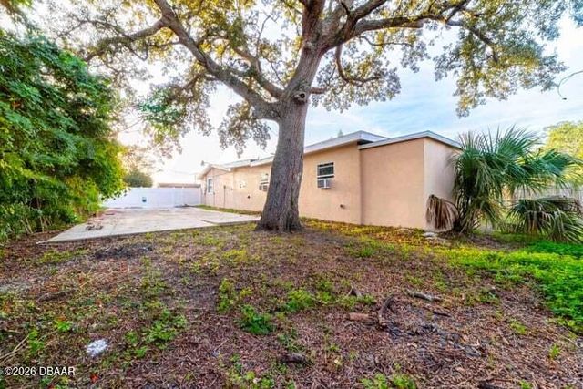 1575 Carmen Avenue, Daytona Beach, FL 32117