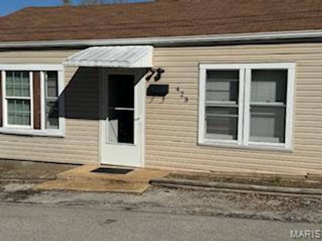 423 Degenhardt Avenue, St Louis, MO 63125