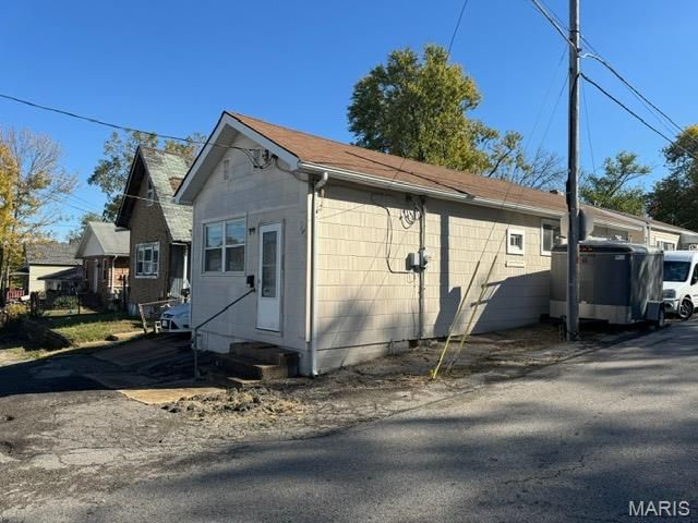 423 Degenhardt Avenue, St Louis, MO 63125