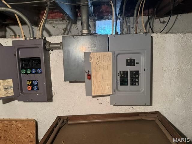 423 Degenhardt Avenue, St Louis, MO 63125