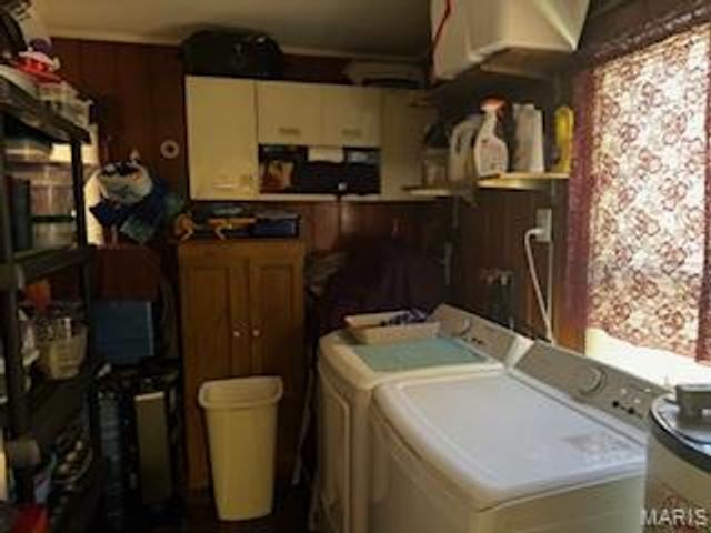 423 Degenhardt Avenue, St Louis, MO 63125