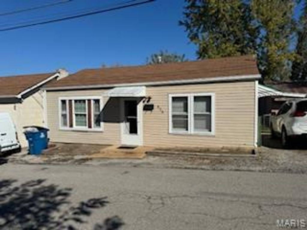 423 Degenhardt Avenue, St Louis, MO 63125