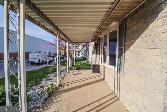 181 S MAIN ST, Mount Wolf, PA 17347