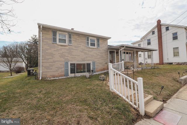 181 S MAIN ST, Mount Wolf, PA 17347