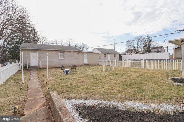 181 S MAIN ST, Mount Wolf, PA 17347