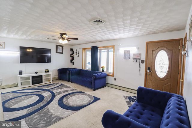 181 S MAIN ST, Mount Wolf, PA 17347