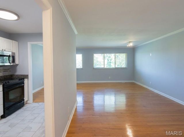 8631 Old Bonhomme Road 3E, St Louis, MO 63132