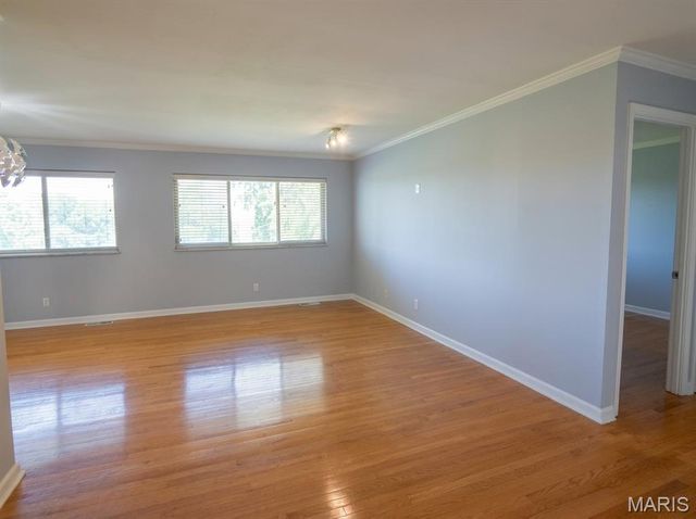 8631 Old Bonhomme Road 3E, St Louis, MO 63132