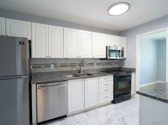 8631 Old Bonhomme Road 3E, St Louis, MO 63132