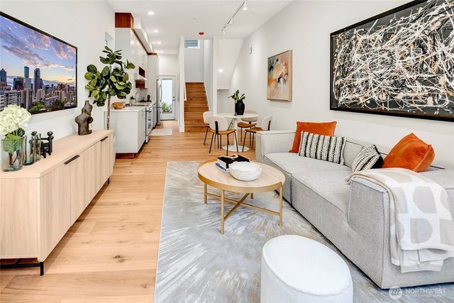 635 13th Avenue E, Seattle, WA 98102