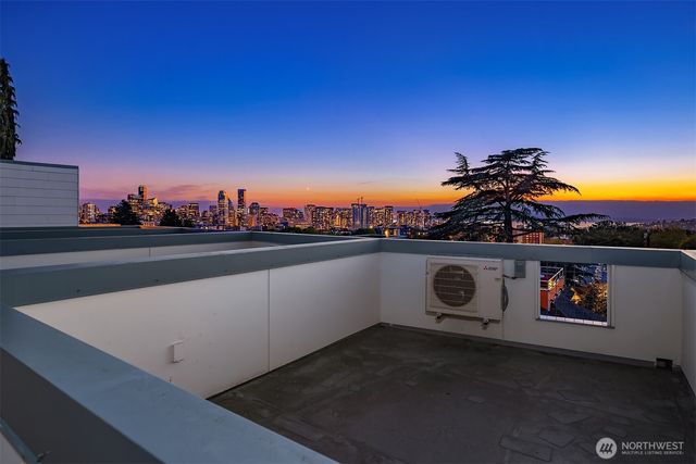 635 13th Avenue E, Seattle, WA 98102