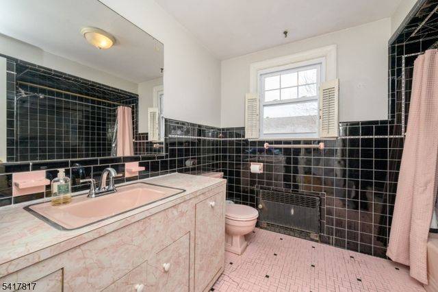 324 N 8Th Ave, Manville Boro, NJ 08835