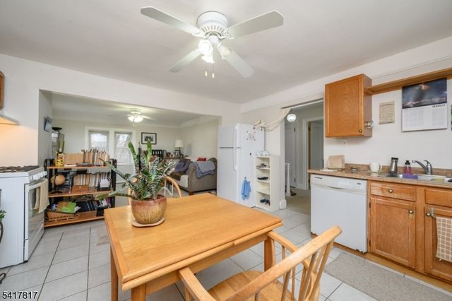 324 N 8Th Ave, Manville Boro, NJ 08835