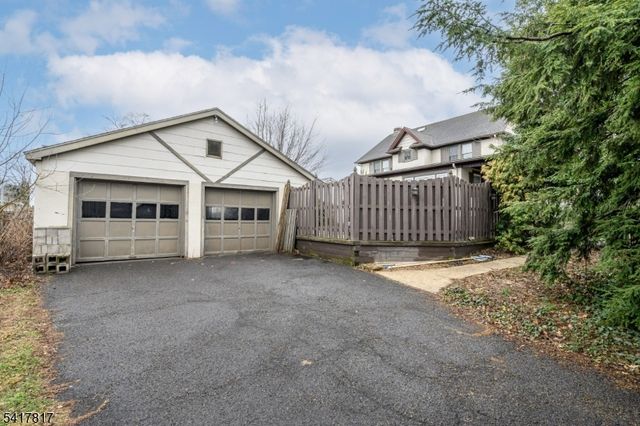 324 N 8Th Ave, Manville Boro, NJ 08835