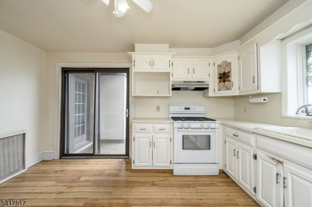 324 N 8Th Ave, Manville Boro, NJ 08835