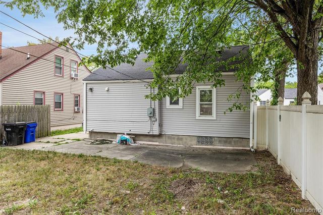 6380 Ashton Avenue, Detroit, MI 48228
