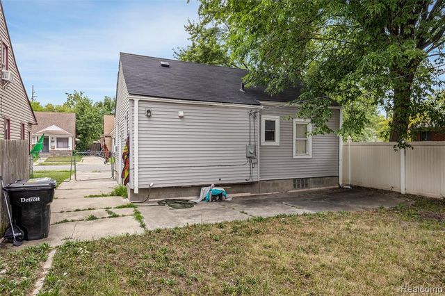 6380 Ashton Avenue, Detroit, MI 48228