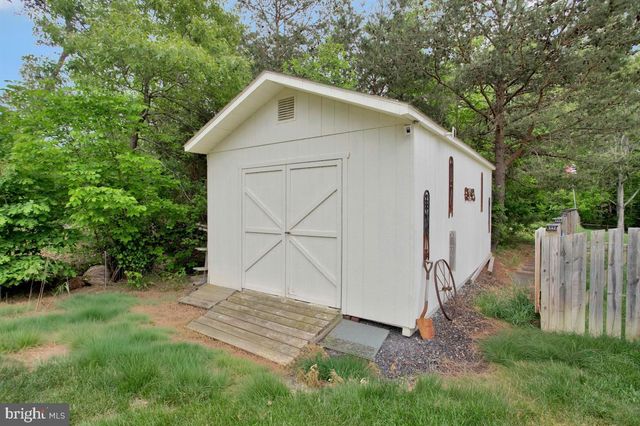 15 BURKE DR, Fredericksburg, VA 22406