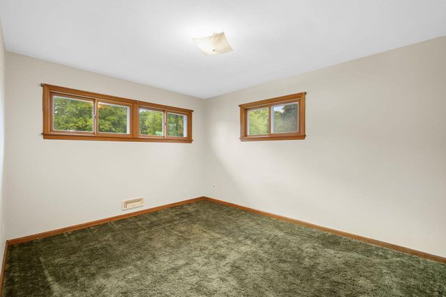 1405 Beverly LANE, West Bend, WI 53090