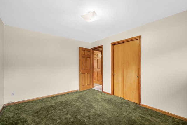 1405 Beverly LANE, West Bend, WI 53090
