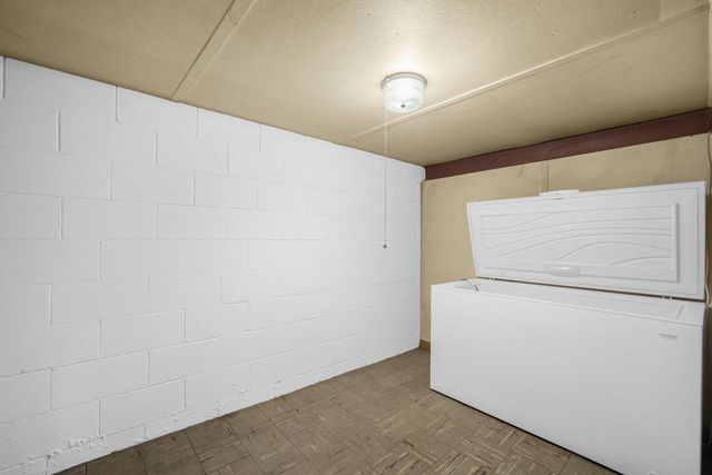 1405 Beverly LANE, West Bend, WI 53090