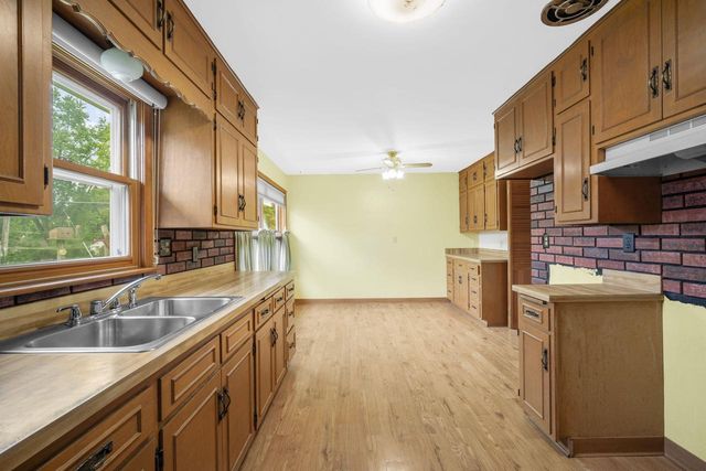1405 Beverly LANE, West Bend, WI 53090