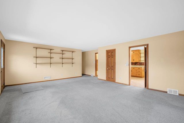 1405 Beverly LANE, West Bend, WI 53090