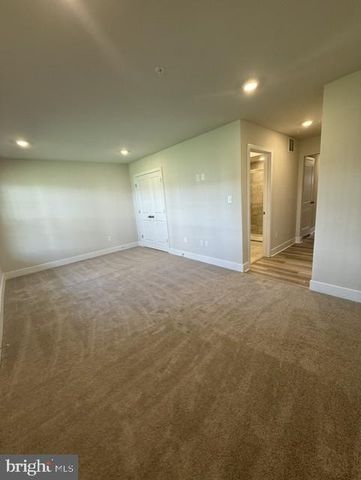 1811 SMITH ISLAND RD, Baltimore, MD 21244