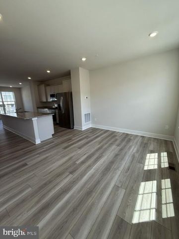 1811 SMITH ISLAND RD, Baltimore, MD 21244