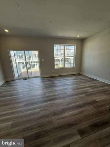 1811 SMITH ISLAND RD, Baltimore, MD 21244
