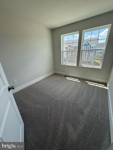 1811 SMITH ISLAND RD, Baltimore, MD 21244