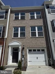 1811 SMITH ISLAND RD, Baltimore, MD 21244