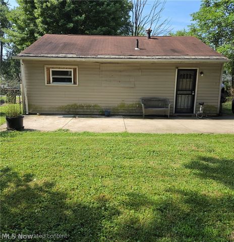 1814 Victoria Street SW, Warren, OH 44485