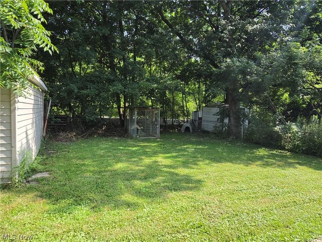 1814 Victoria Street SW, Warren, OH 44485