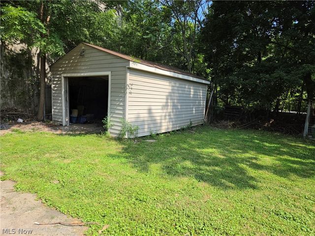 1814 Victoria Street SW, Warren, OH 44485
