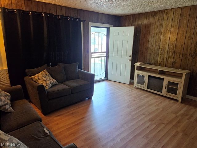 1814 Victoria Street SW, Warren, OH 44485